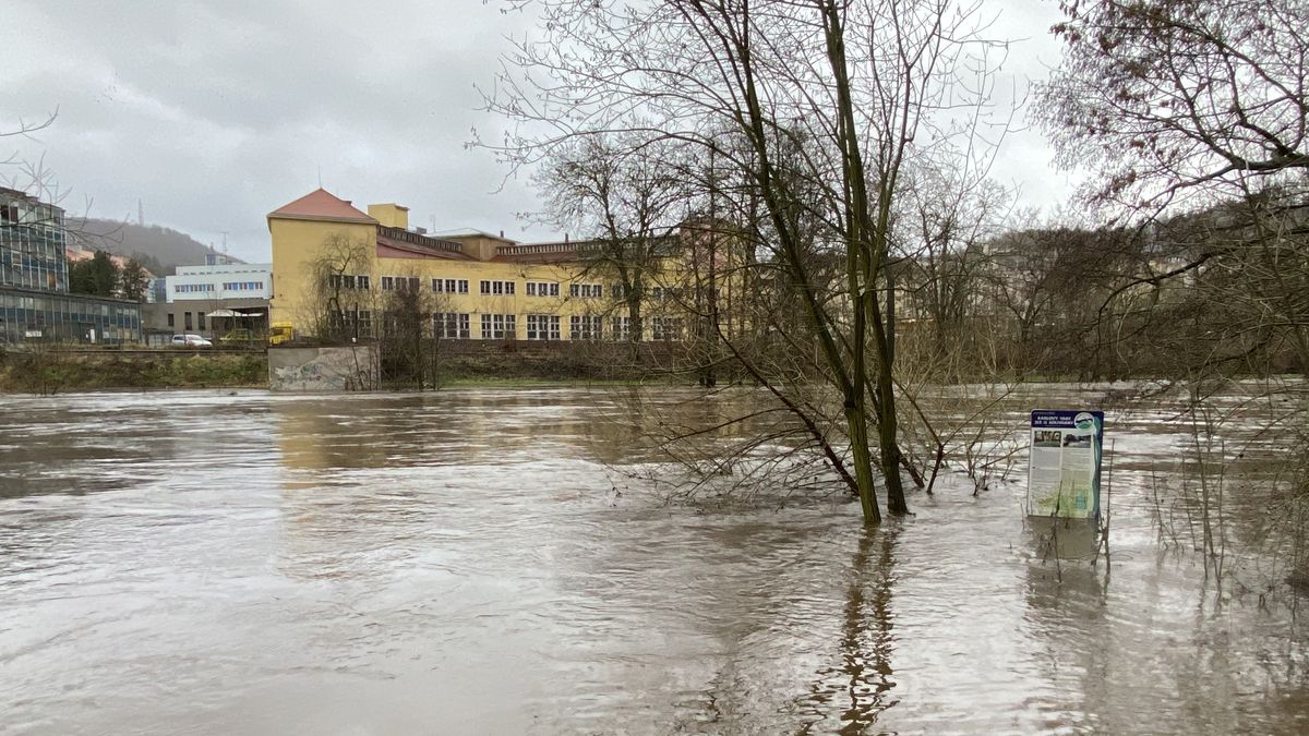 Hladiny řek se na Štědrý den postupně zvedly na více než 100 místech v Česku